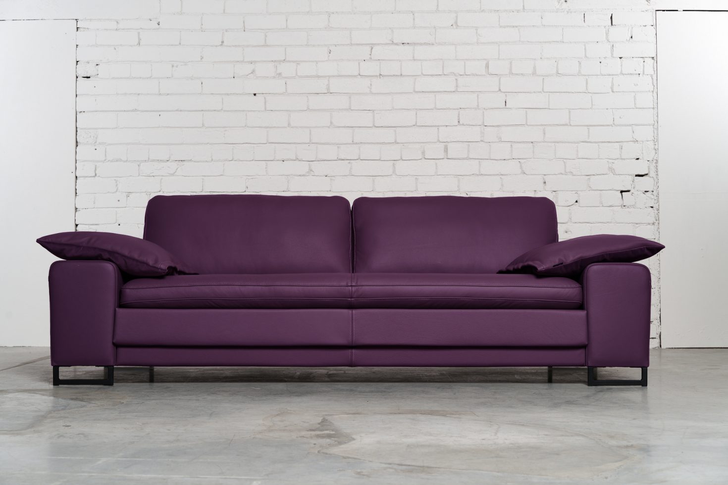 Trivietė odinė sofa ARGUS (Aubergine) – 245×100 cm 2