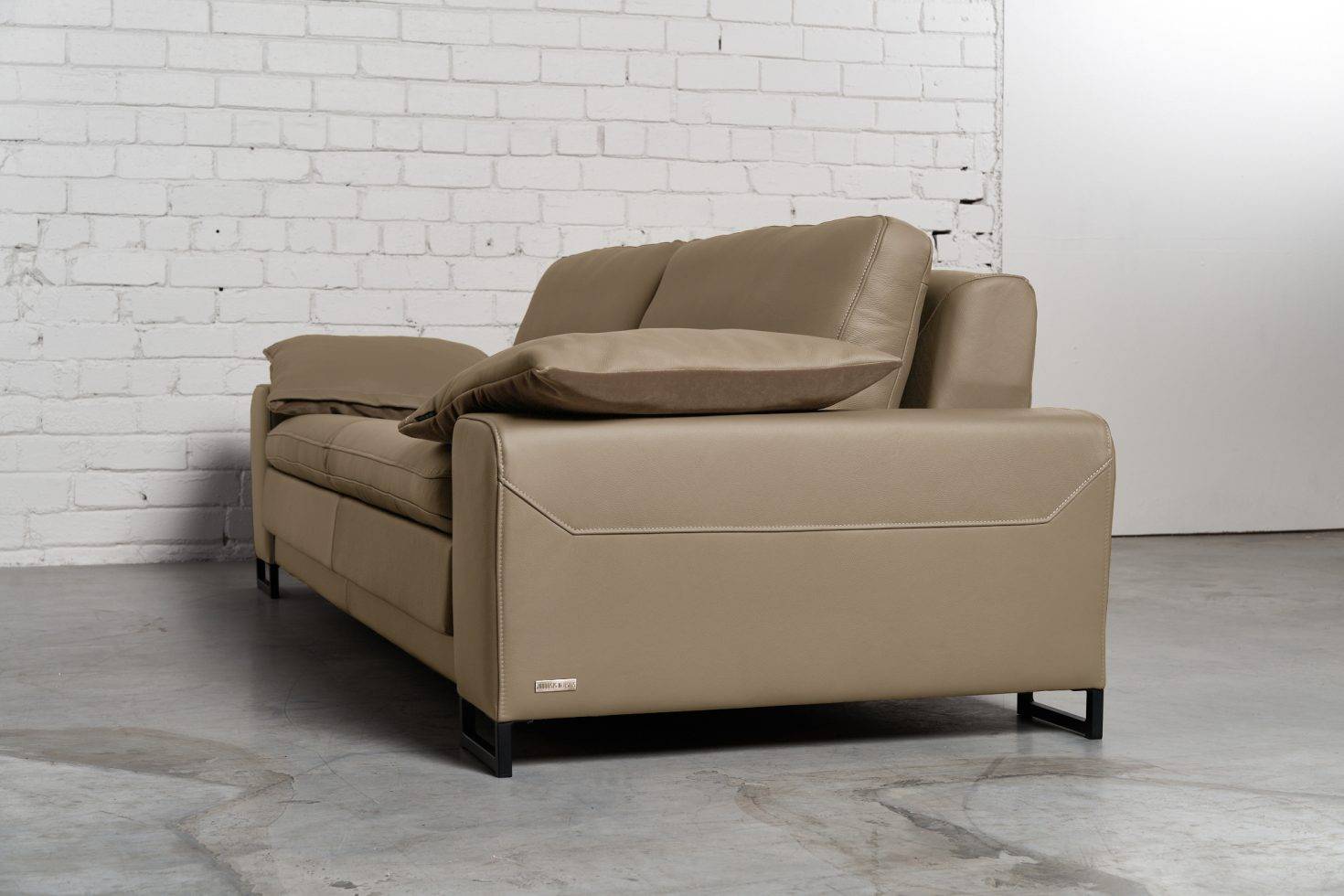 Trivietė odinė sofa ARGUS (Mocca) – 245×100 cm 4