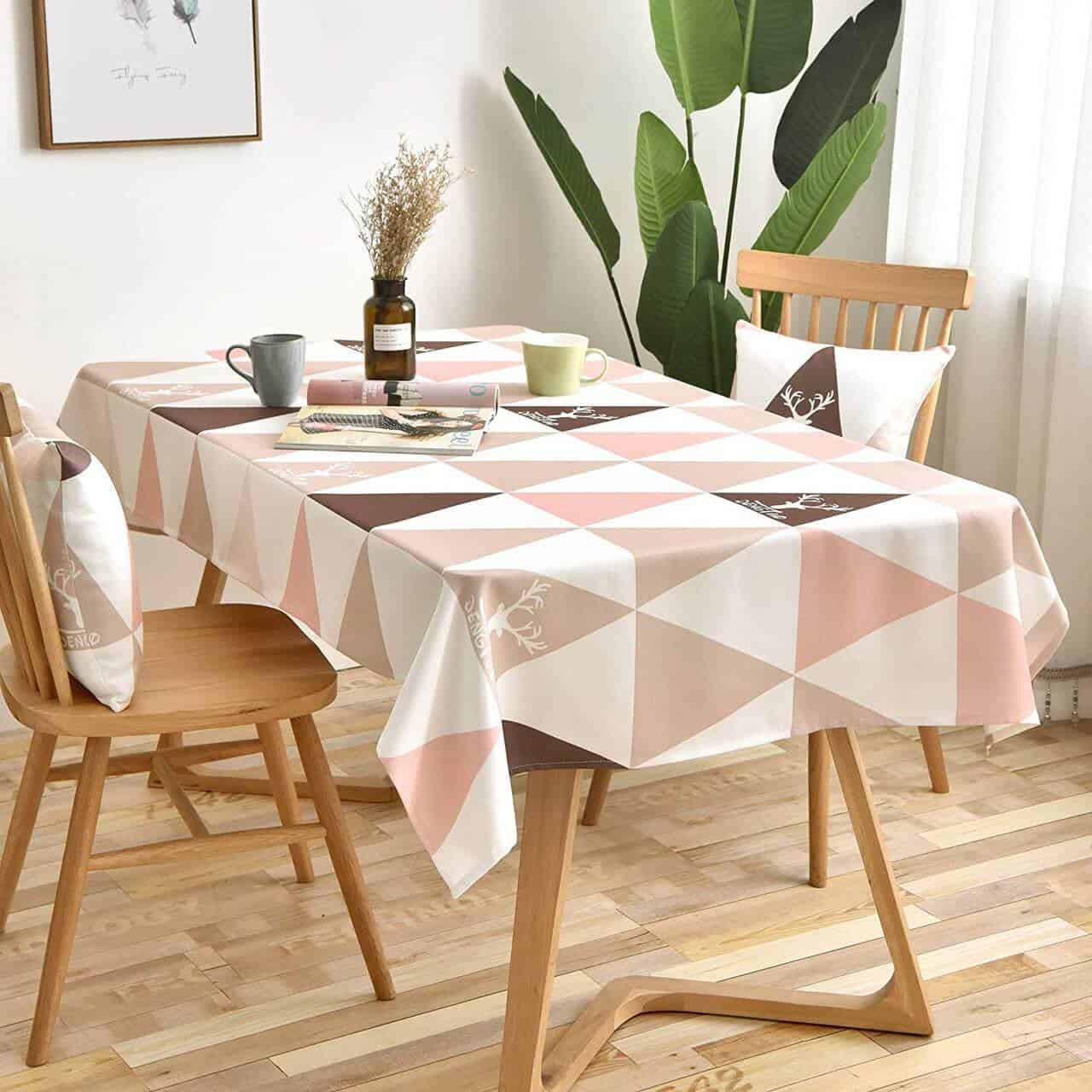 Virtuvinis stalas su kėdėmis