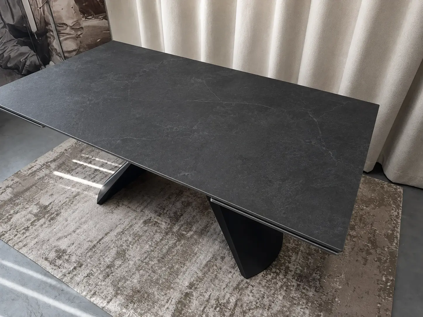 Išskleidžiamas valgomojo stalas MILANO-Dark Grey – 160 (200-240)x90xH75 cm-1
