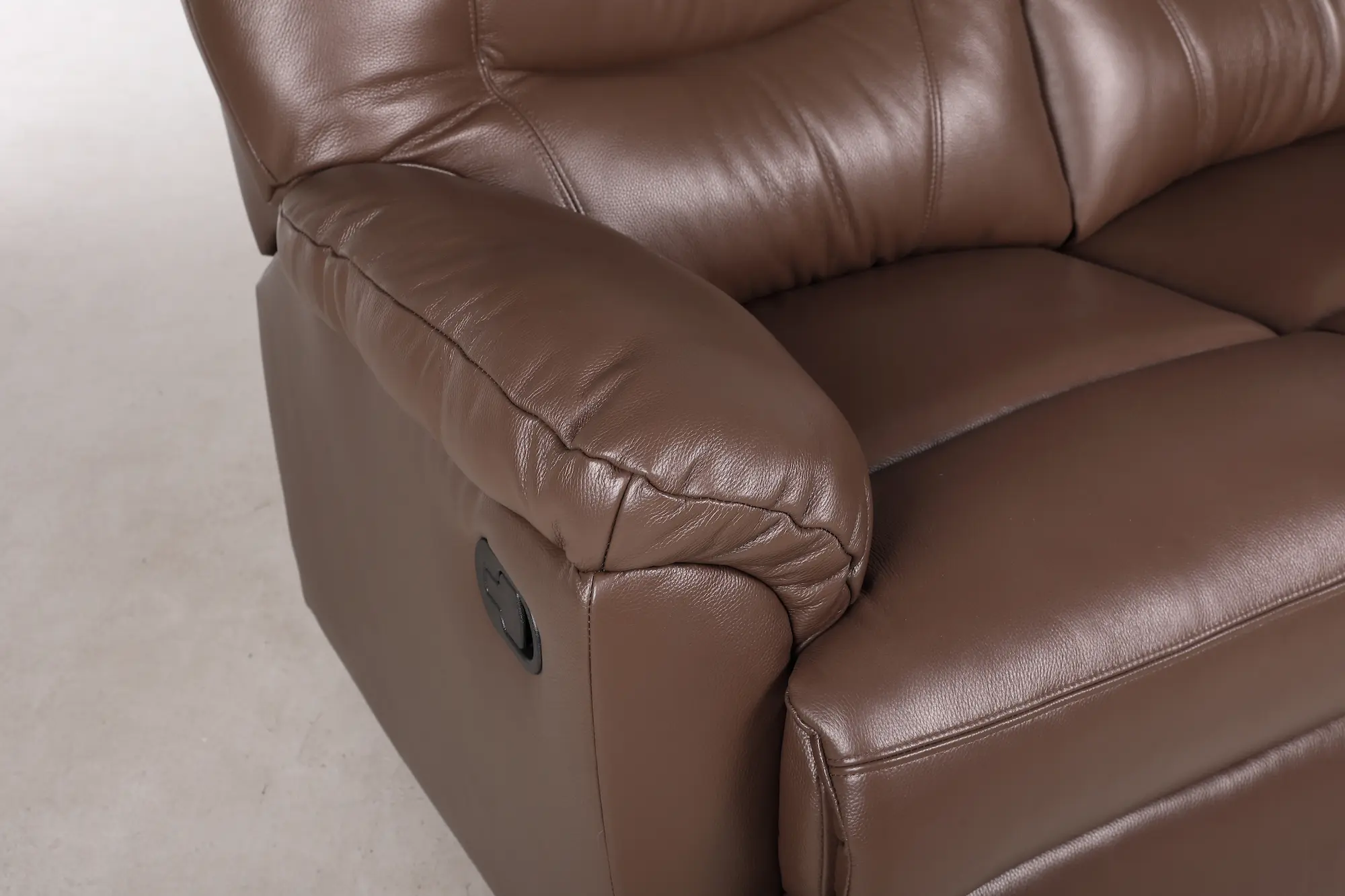 Odinė dvivietė sofa su dviem reglaineriais WINDSOR-148x98xH102 cm-ruda spalva-5